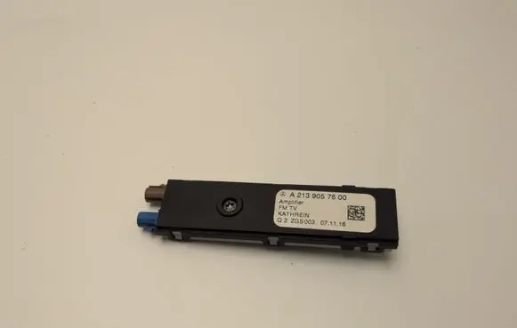 Skoda Octavia Mk4 Aerial antenna amplifier A2139057600 QZGS003