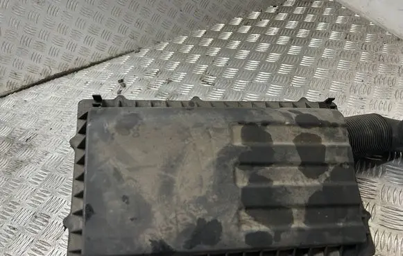 Air filter box