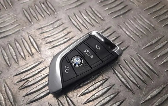 BMW 3 G20 G21 Ignition key/card 8708336