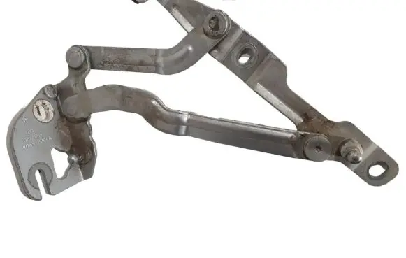 Audi A4 S4 B5 8D Tailgate/trunk/boot hinge 8D5827301A