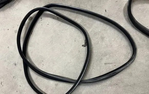Mercedes-Benz G W461 W463 1st Gen Rear door rubber seal (on body) A4637310380 A4637310480
