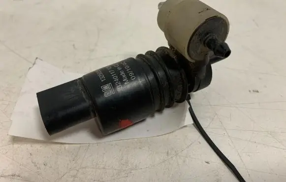 Opel Insignia A Windscreen/windshield washer pump 13250357 3240117