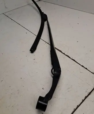 Toyota Auris E180 Front wiper blade arm 2340 519