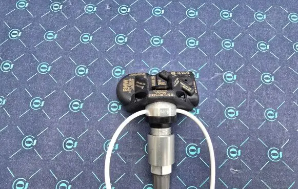 BMW 3 G20 G21 Tire pressure sensor 6877936