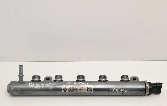 Nissan Qashqai Fuel main line pipe 8201044829 175216420R 1501500628