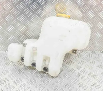 Nissan Patrol Y61 Windshield washer fluid reservoir/tank