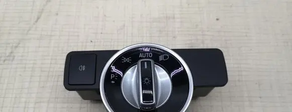 Mercedes-Benz E W212 Light switch A2129050551