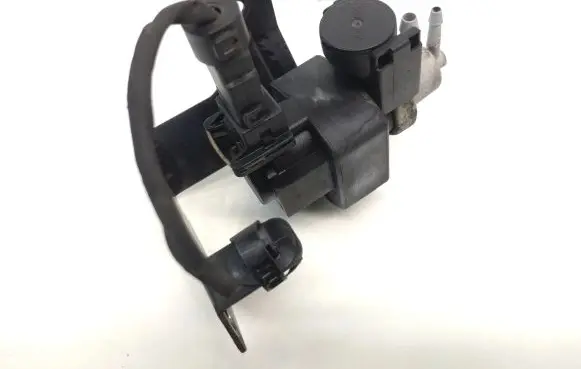 Hyundai i30 Turbo solenoid valve 70027200
