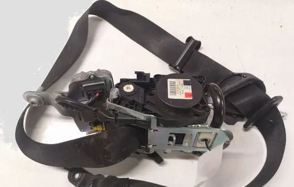 Mercedes-Benz E W212 Front seatbelt 617112100 010L0000 610035800C