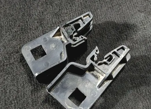 Renault Espace IV Front bumper mounting bracket 001999