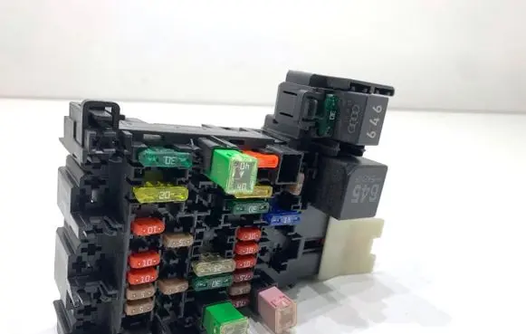 Skoda Octavia Mk3 (5E) Fuse box set 5Q0937615C
