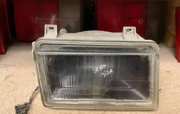 Seat Ibiza I (021A) Headlight/headlamp 7R01469 02204