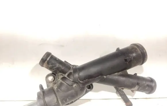 Volkswagen PASSAT B7 Engine coolant pipe/hose 03L121131AA