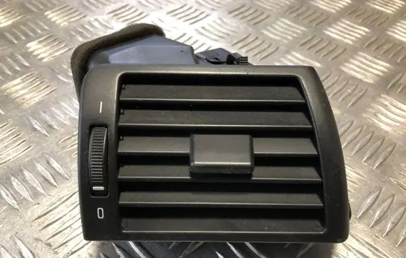 BMW 3 E46 Dashboard side air vent grill/cover trim 8361898 C369801 64228361898