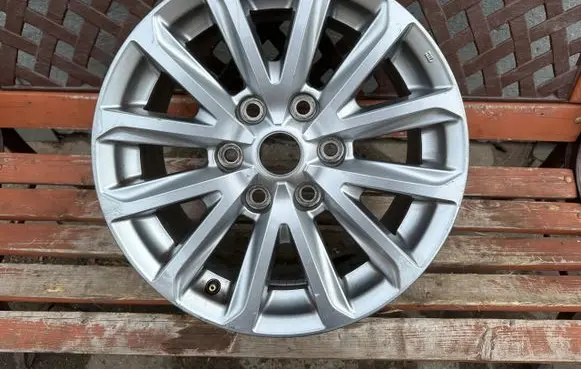 Mitsubishi L200 R17 alloy rim 