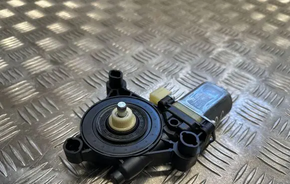 Cupra Formentor Front door window regulator motor 5Q0959802C 16062021