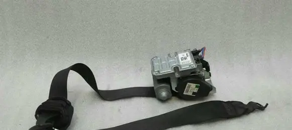 Mercedes-Benz CLS C219 Front seatbelt A2118605686