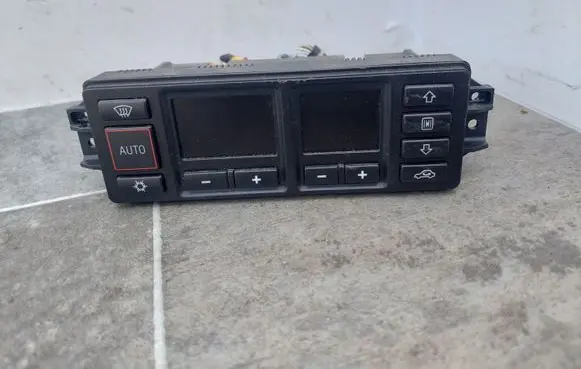 Audi A3 S3 8L Climate control unit 8L0820043B