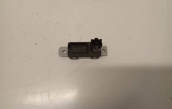 Volvo XC60 Glow plug pre-heat relay 32202461