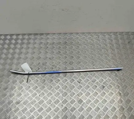BMW X1 F48 F49 Front door glass trim molding 51337352441 7352441
