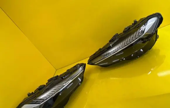 Audi A5 Headlight/headlamp 8B3941035M