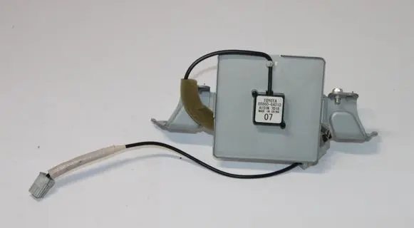 Toyota Corolla Verso E121 Aerial GPS antenna 8686064010