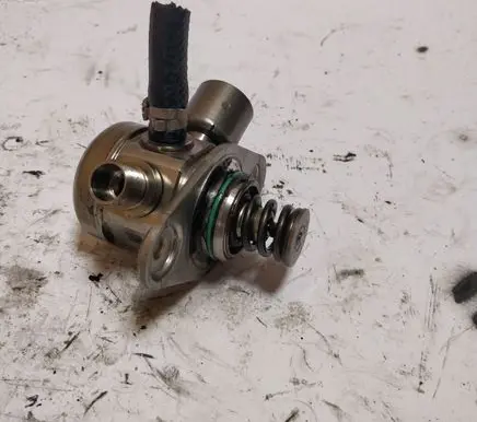 Ford Focus Fuel injection high pressure pump CM5G9D376GA