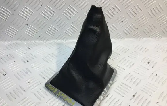 Ford Focus Gear shifter surround trim plastic