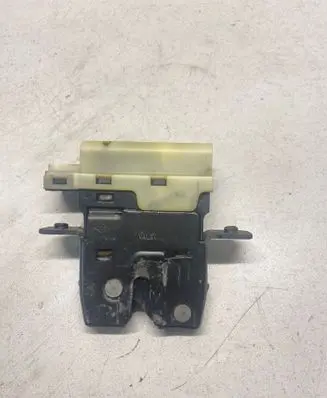 Nissan Primera Tailgate/trunk/boot lock/catch/latch 90502AV700