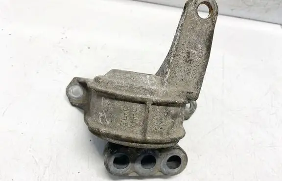 Opel Zafira A Engine mount bracket 90575772yl