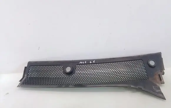 Peugeot 1007 Wiper trim