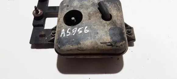 Vacuum air tank