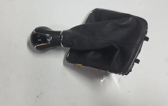 Seat Ibiza IV (6J,6P) Gear lever shifter trim leather/knob 6P0711113EXAUTOPX 6P0711113E
