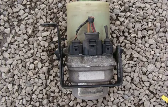 Skoda Fabia Mk1 (6Y) Power steering pump 6Q0423156Q