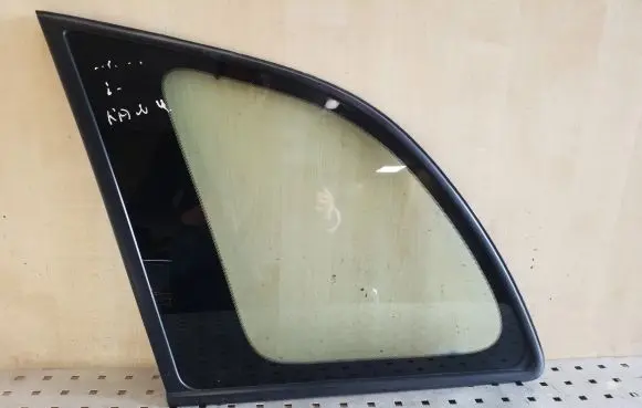 Toyota RAV 4 (XA20) Rear side window