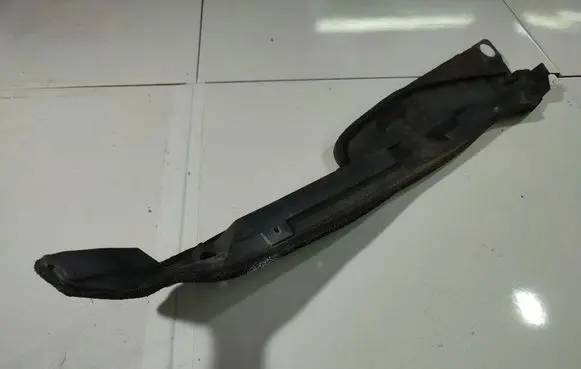Toyota Corolla Verso AR10 Wiper trim 