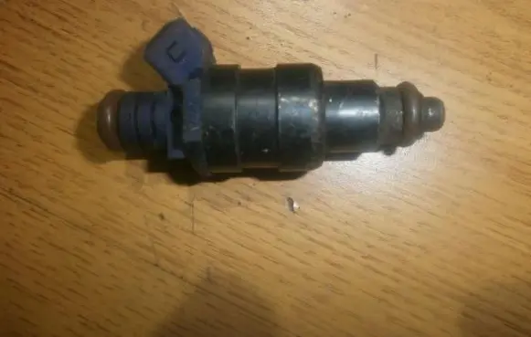 Renault Megane I Fuel injector 866313