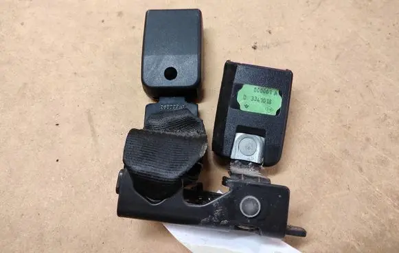 Renault Laguna II Rear seatbelt 660893 3341018 3302111
