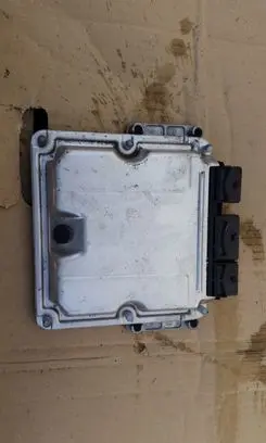 Citroen C5 Engine control unit/module 0281010808