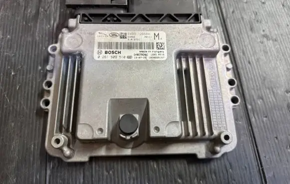Jaguar XF X250 Engine control unit/module ECU EW9312B684MA 1039S65157 0261S09510