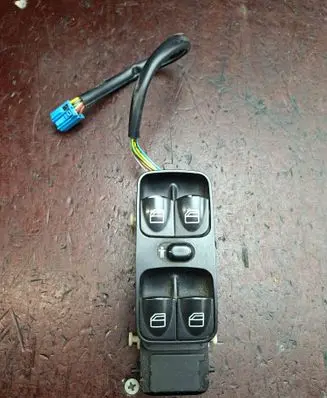 Mercedes-Benz C W203 Electric window control switch 501810 A2038218051