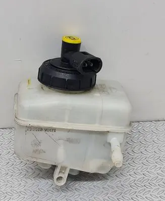 Dacia Sandero Brake fluid reservoir 03350890461 03350890471