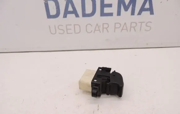 Mazda 6 Electric window control switch 3583E47 D209