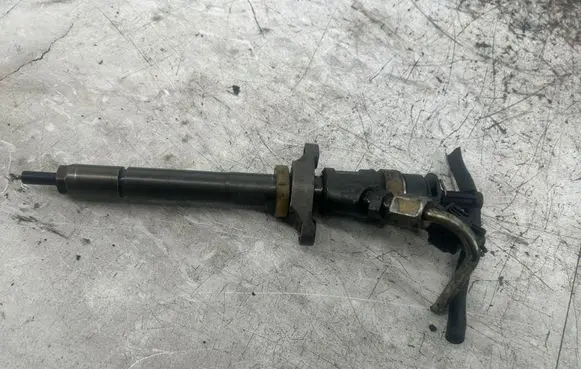 Ford Fiesta Fuel injector 0445110353