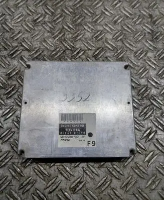 Toyota Corolla Verso AR10 Engine control unit/module