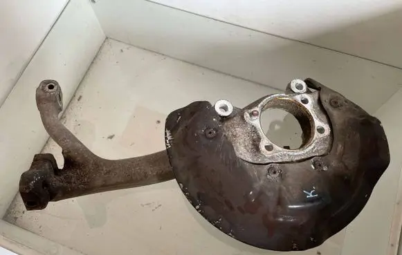 Audi A6 S6 C6 4F Front wheel hub spindle knuckle 4F0407241F