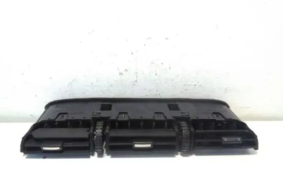 Nissan X-Trail T30 Dash center air vent grill E5715161100 KH000320 KH000370