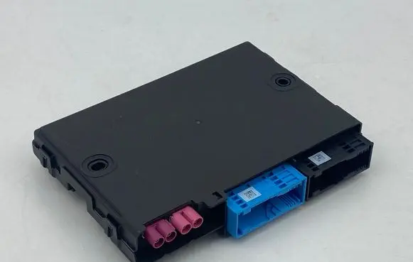 Audi Q7 4M Gateway control module 8W6907468F 8W6907468E A2C76331801