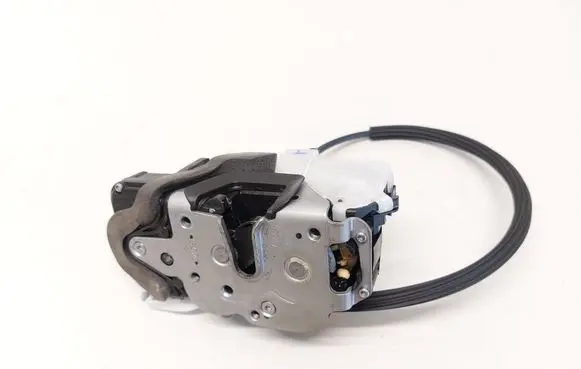Opel Mokka X Front door lock 13579522