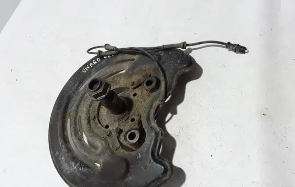 Opel Vivaro Rear wheel hub 430421801R